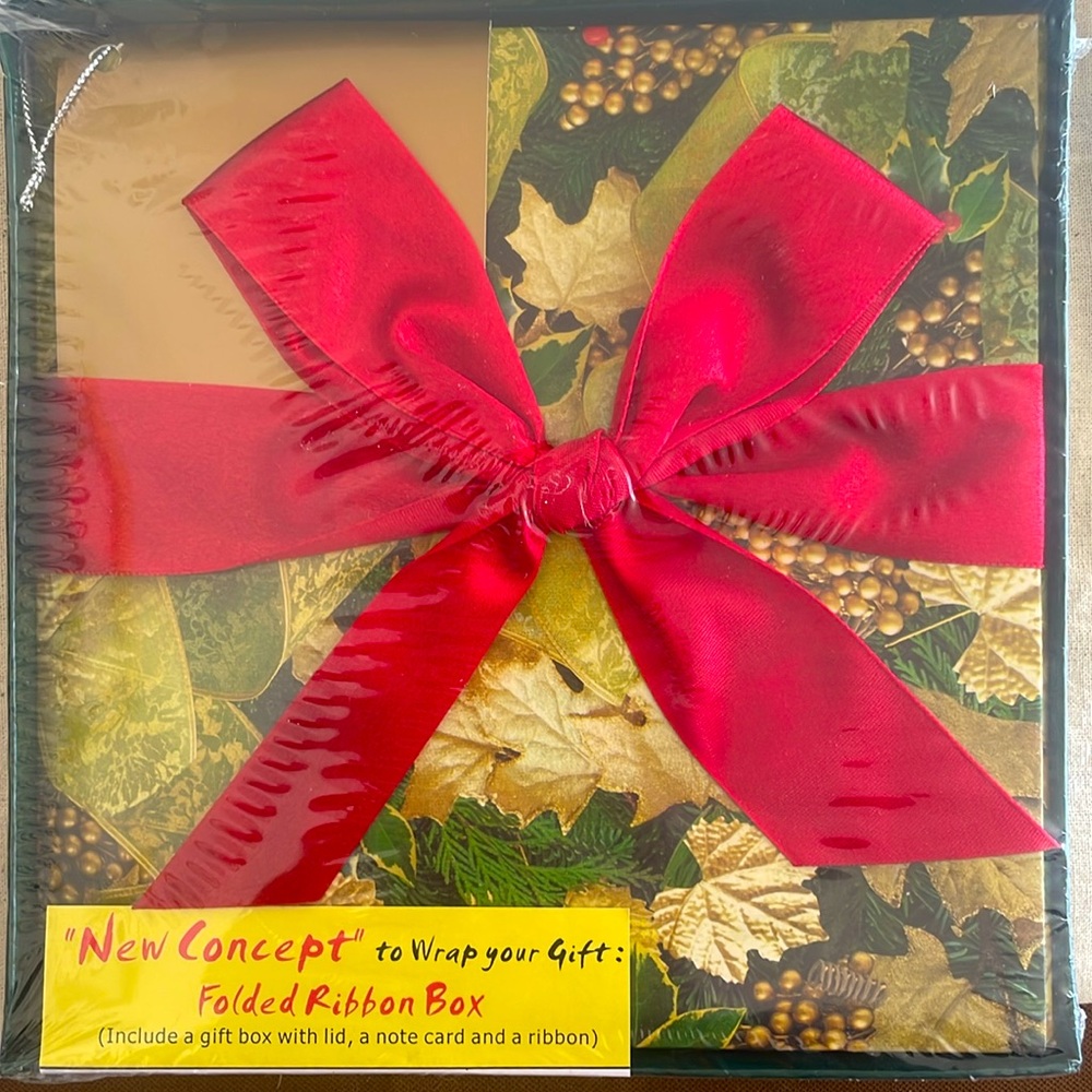 Christmas Gift Box Set - Includes Gift Box  With Lid, Note Card & Ribbon